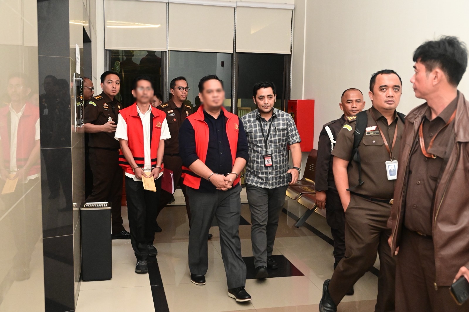 Kejati Jabar Tahan Tersangka Kasus Korupsi Tunjangan Perumahan DPRD Bekasi, Rugikan Negara Rp20 Miliar