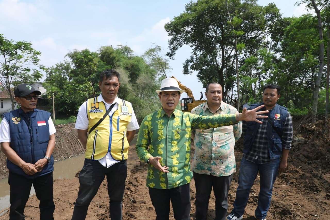 KDS Turun Langsung, Normalisasi Sungai Cisunggalah Dikebut Lewat Kolaborasi Pentahelix