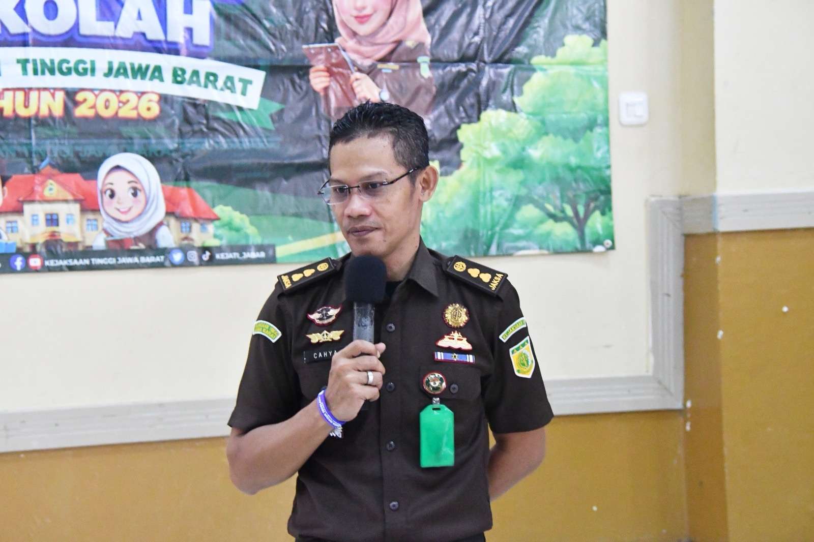 JAKSA MASUK SEKOLAH KEJAKSAAN TINGGI JAWA BARAT DI SMK NEGERI 1 CIMAHI