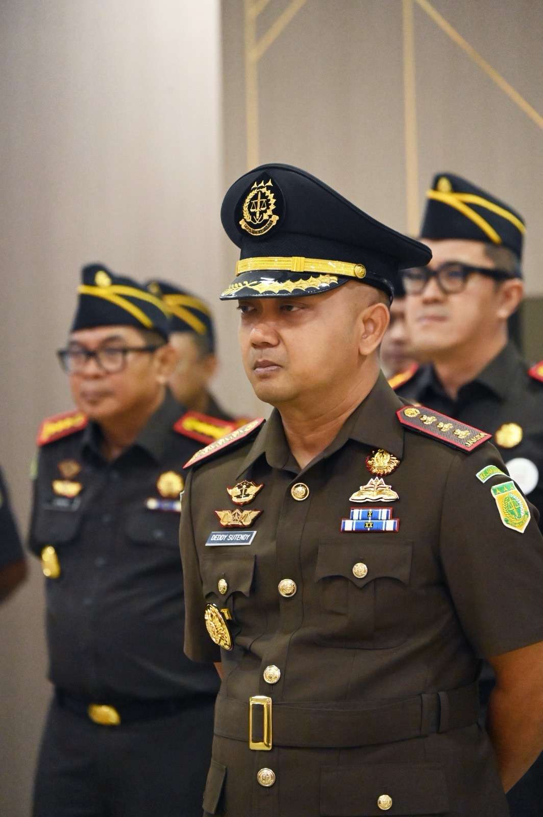 KAJATI JABAR LANTIK ASISTEN INTELIJEN DAN KEPALA KEJAKSAAN NEGERI KOTA CIREBON