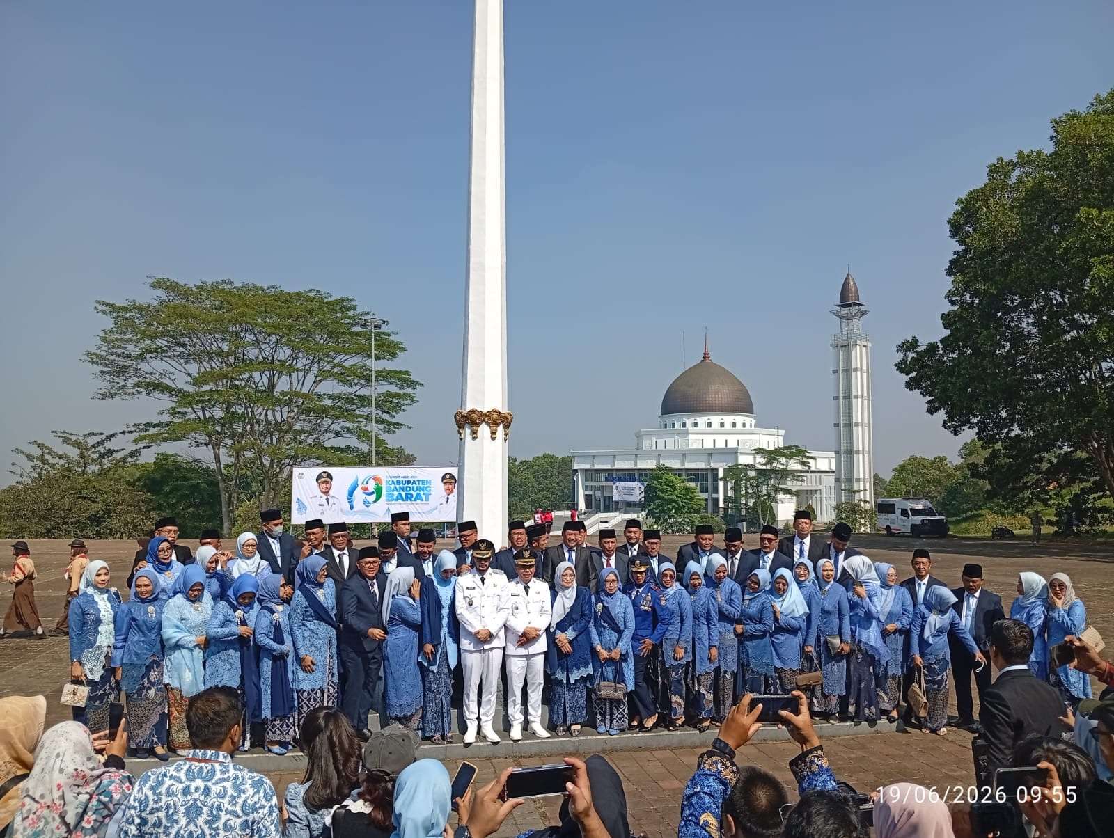 HUT ke-19 KBB: Pemkab Gelar Acara Sederhana Serta Kasih Kado Perbup Pondok Pesantren