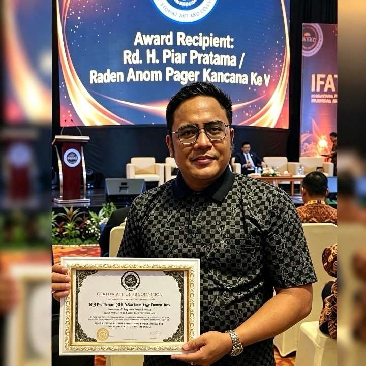 Tokoh Kabupaten Bandung Mendunia ! Piar Pratama S.H. Raih Penghargaan Ifatac Atas Konsistensi Lestarikan Pencak Silat