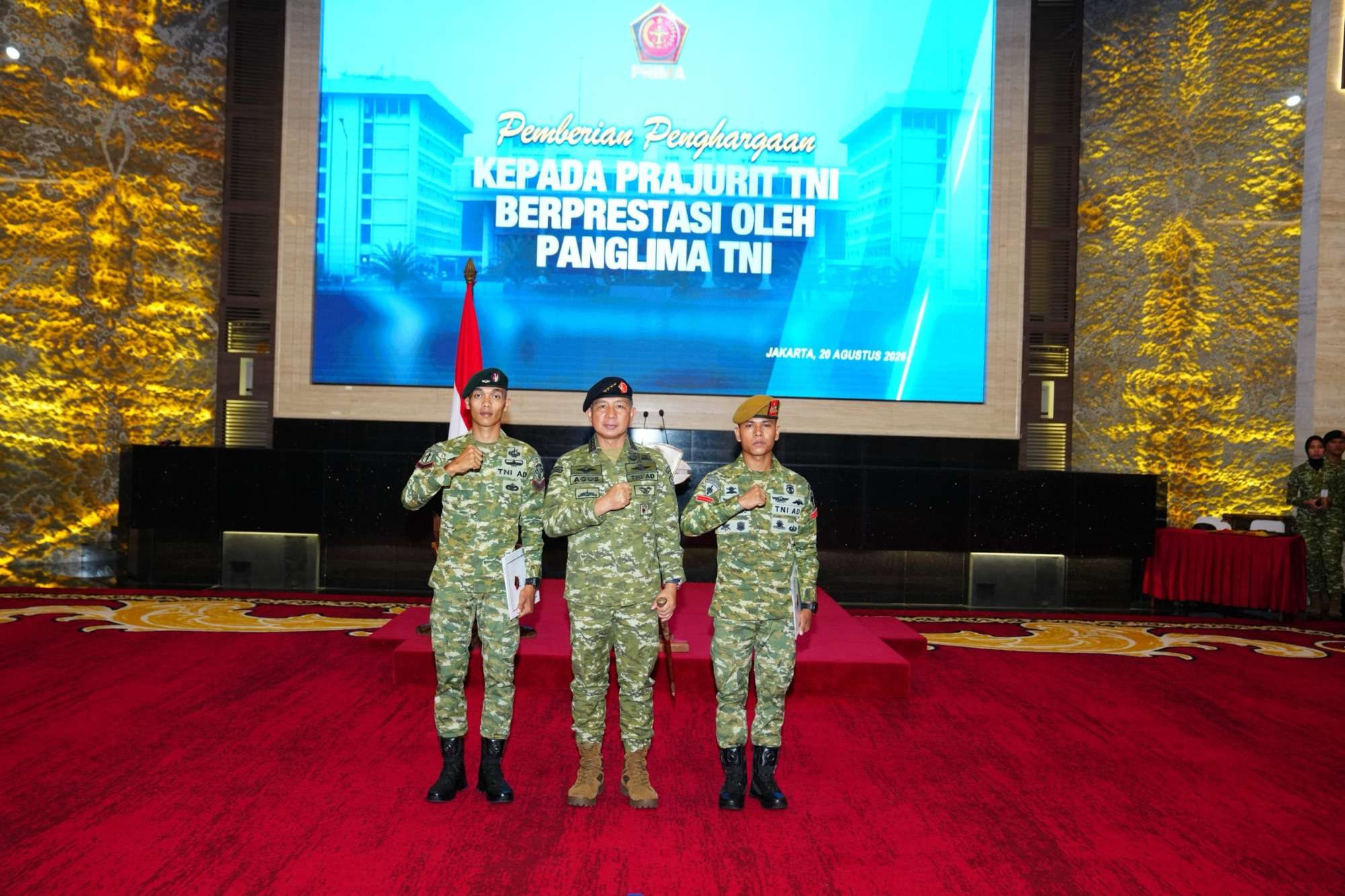 Panglima TNI Beri Penghargaan Istimewa Atas Aksi Heroik Dua Prajurit TNI di Masjid Baiturrahman