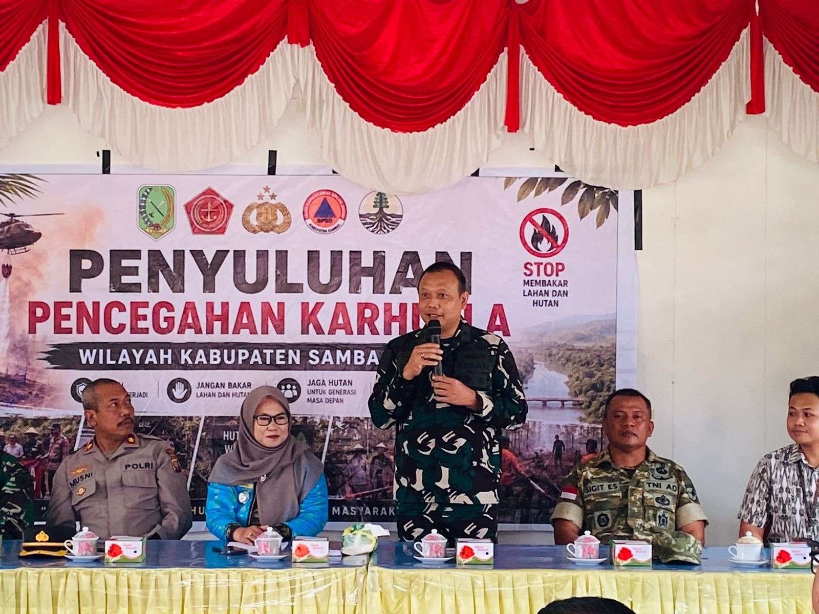 Panglima TNI Salurkan Bantuan dan Perkuat Pencegahan Karhutla di Sambas