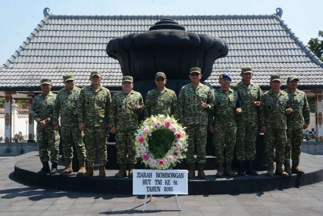 Panglima TNI Ziarah ke Makam Presiden RI Ke-2 dan Panglima Besar Jenderal Soedirman