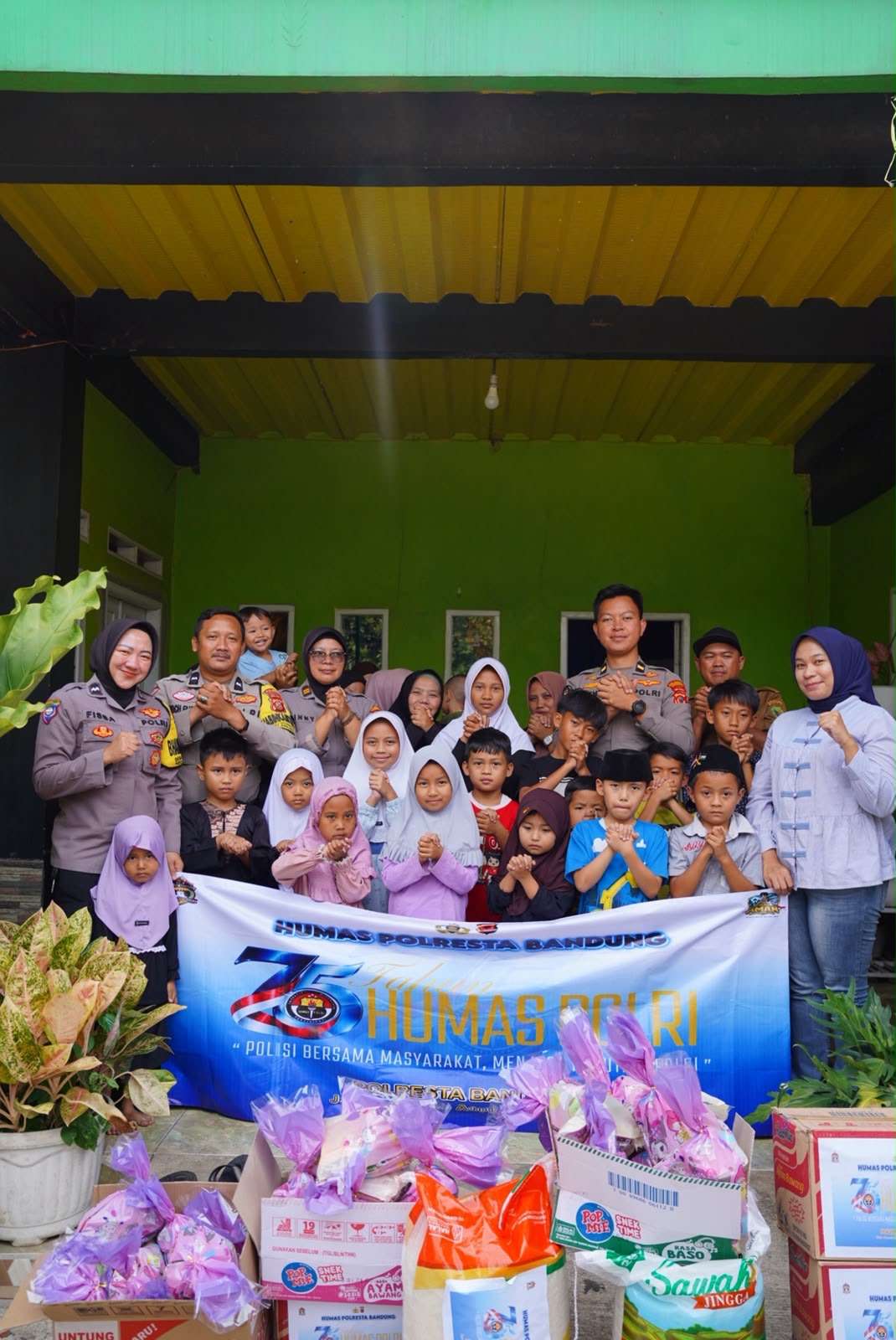 Sambut HUT ke-75 Humas Polri, Polresta Bandung Gelar Baksos di Panti Asuhan Banjaran