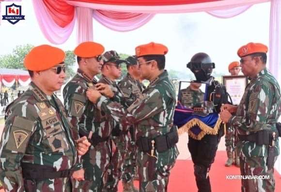 Korpasgat TNI AU Anugrahi Lima Pimpinan Tertinggi TNI-POLRI Sebagai Warga Kehormatan Di Mako Korpasgat Bandung