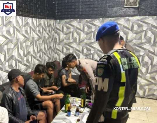 Gerebek Kampung Ciherang Cangkuang Malam-Malam, Polresta Bandung Sita Obat Keras dan Amankan 1 Orang Positif Narkoba