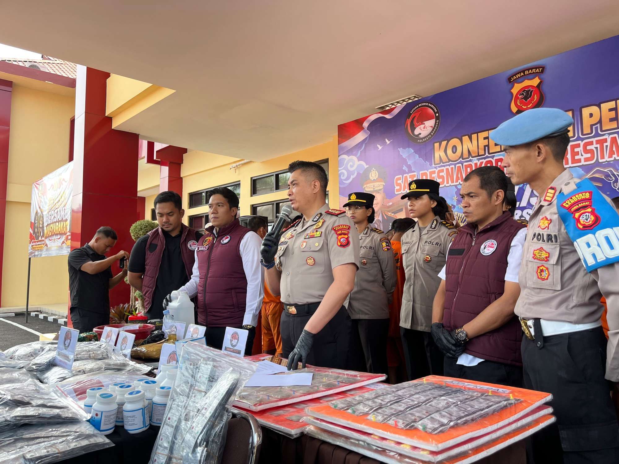 POLRESTA BANDUNG UNGKAP 50 KASUS NARKOBA SELAMA OPERASI ANTIK LODAYA 2026, 52 TERSANGKA DIAMANKAN